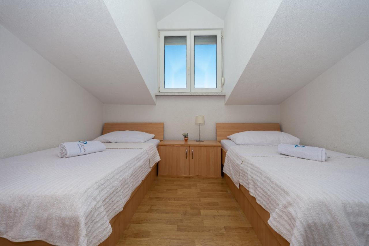 Apartments Dalmata 比奥格勒·纳·莫鲁 外观 照片