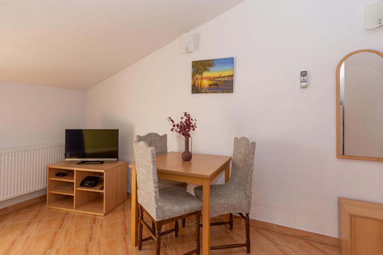 Apartments Dalmata 比奥格勒·纳·莫鲁 外观 照片
