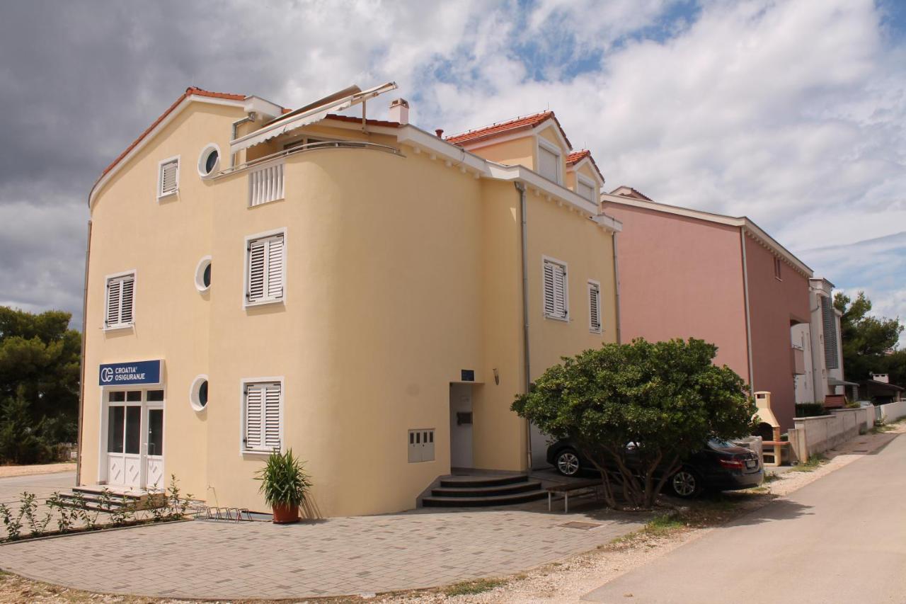 Apartments Dalmata 比奥格勒·纳·莫鲁 外观 照片